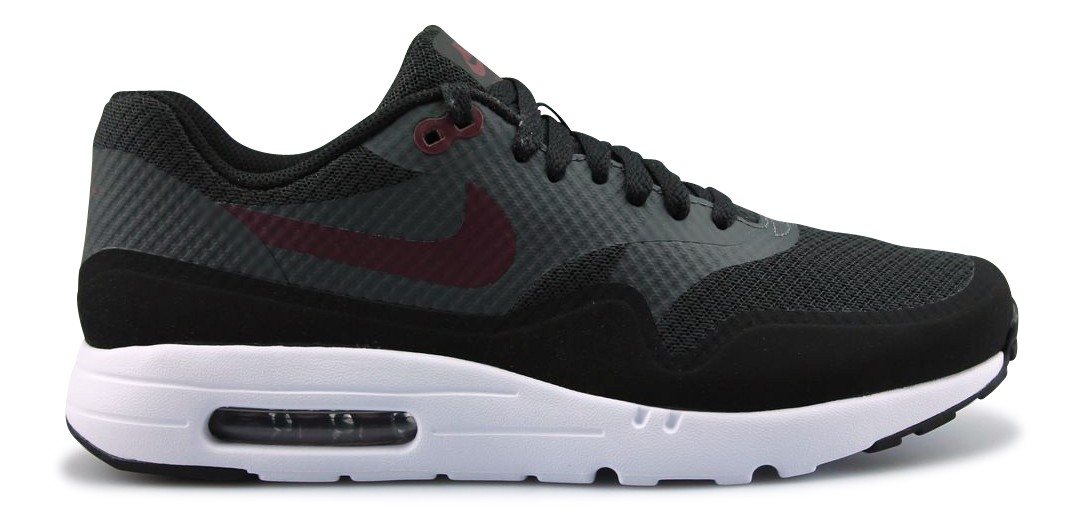 Nike Air Max 1 Ultra Essential Noir 819476 002 | Street Chaussure Nike Air Max 1 Ultra Essential Black White (1) in