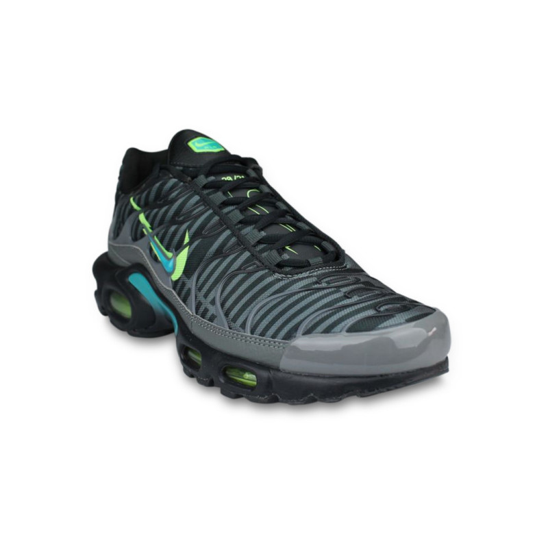 Air max plus champs deals