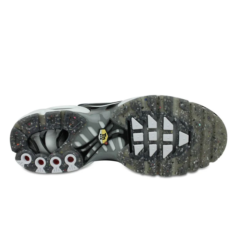 Nike Air Max Plus TN Regrind Noir